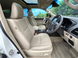 運転席シート廻りは使用感も少なく、良好な状態となっています。丁寧に使われていたことがよくわかりますね。