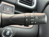 【オートライト(AUTO)】外の明るさをシステムが感知して、自動でヘッドライトが点灯します。ヘッドライトをつけ忘れを防ぐ便利機能です。
