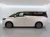 ロングラン保証付き。トヨタのお店で中古車をお買い上げいただいたお客様に安心で快適なカーライフをお約束する。1年間の保証です。