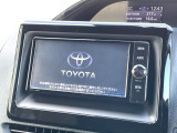 【純正ナビ】人気の純正ナビを装備しております。ナビの使いやすさはもちろん、オーディオ機能も充実!キャンプや旅行はもちろん、通勤や買い物など普段のドライブも楽しくなるはず♪
