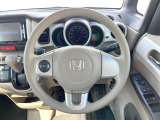【ステアリングスイッチ】運転中、前方から目線をそらすことなく、オーディオ等の操作が可能な便利機能!安心&快適なドライブを演出してくれます♪