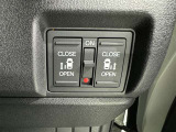 両側電動スライドドアで狭い所でも乗り降り楽々です!