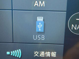 USB接続できます。スマホと接続して音楽を楽しんでください。