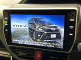 【純正ナビ】人気の純正ナビを装備しております。ナビの使いやすさはもちろん、オーディオ機能も充実!キャンプや旅行はもちろん、通勤や買い物など普段のドライブも楽しくなるはず♪