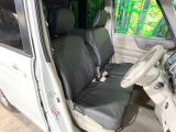 運転席シート廻りは使用感も少なく、良好な状態となっています。前オーナー様が丁寧に使っていたことがよくわかりますね。