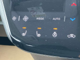 シートヒーター、座面を温めてくれます寒い時期には役立つ機能です。(運転席・助手席)ハンドルヒーターが直に手指を温めてくれます。