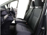 見通しのよいすっきりとした視界で、誰でも運転しやすいです。運転のしやすさは疲れにくさにも繋がりますよ♪