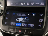 使いやすさや安全性を追求したステアリング周り!高級車ゆえにスイッチ類が多いのも特徴ですね!考え尽くされた配置ですぐに使いこなす事が出来ますのでご安心下さい!是非、体感してみて下さい!!