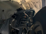 お車を安心してお乗りいただく為には、足回りの定期点検が欠かせません。サービスサポート(有償保証)では無料点検もご提供しており、安心のカーライフをお過ごしいただけるサポート体制が整っています。