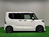 ドアは約90度に開くので荷物も積み込みやすく、乗り降りもしやすい♪ ロングドライブも快適に過ごせる工夫がいっぱいです♪