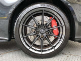 BBS製専用鍛造ホイール装着!タイヤサイズは225/40ZR18です!