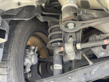 お車を安心してお乗りいただく為には、足回りの定期点検が欠かせません。サービスサポート(有償保証)では無料点検もご提供しており、安心のカーライフをお過ごしいただけるサポート体制が整っています。