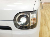 LEDヘッドライトです。デザイン性がよくとても明るいので、夜間の走行や悪天候でも安心です。しかも長寿命!