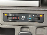 【シートヒーター&ベンチレーション】夏場は涼しい風でお尻や背中の熱やムレを防ぎ、冬はエアコンよりも早く温まってポカポカに!季節を問わず快適に過ごせます。
