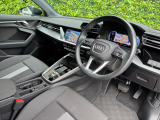 Audiのインテリアはエクステリア同様、優れたデザイン性とクオリティ、そして機能性を兼ね備えております。