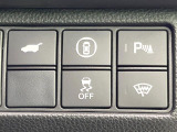 【パワーバックドア】スマートキーや運転席のボタンを押すだけでリアゲートが自動で開閉します!荷物を持っている時や、高い位置にあるバックドアを閉める際に便利な機能です♪