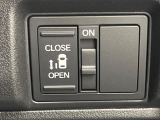 【パワースライドドア】スマートキーや運転席のスイッチでスライドドアの開閉が可能♪電動だから力を入れてドアを開ける必要が無く、小さいお子様でも、重い荷物を持っている時もラクに開け閉めできます♪