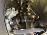 お車を安心してお乗りいただく為には、足回りの定期点検が欠かせません。サービスサポート(有償保証)では無料点検もご提供しており、安心のカーライフをお過ごしいただけるサポート体制が整っています。