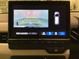 バックでの車庫入れも安心です!リアカメラが付いているバックモニター付のナビを装備しております。バンパーについているソナーや、操作線もついており距離感も画面から確認できます。