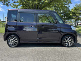 使い勝手の良いスライドドアですので狭い駐車場などでも開け閉め楽々です!!