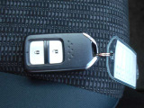 ご希望車の細部の写真をメールで送らせていただいております。来店ができない方でも指定いただいた箇所など何枚でもお送りいたします。