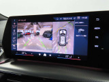 リアビューカメラ。ガイドラインとパークディスタンスコントロールで安全に車庫入れ可能。