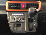温度を設定すれば、自動で車内の温度管理をしてくれる優れものです♪ATミッションで運転楽々