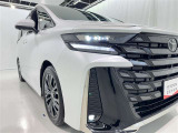 フォグランプ装着車です。暗い夜道の車両前方を明るく照らします
