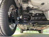 お車を安心してお乗りいただく為には、足回りの定期点検が欠かせません。サービスサポート(有償保証)では無料点検もご提供しており、安心のカーライフをお過ごしいただけるサポート体制が整っています。