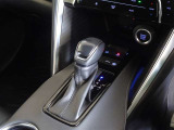電動パーキングブレーキ・ブレーキホールドを装備してます。ホールド機能は信号待ちが多い一般道で疲労軽減になり、大好評です!