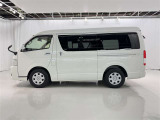 色は人気のホワイトパールクリスタルシャインです。