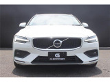 V60 B4 モメンタム ワンオーナー 禁煙車 純正9インチナビ