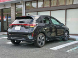 プライバシーガラス 室内の急激な温度変化を和らげ、防犯の観点から車内が見えにくくなっております。