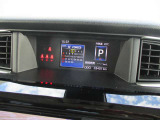 カラーデイスプレイには運転をサポートする情報を表示します。