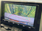 【バックカメラ】駐車時に後方がリアルタイム映像で確認できます。大型商業施設や立体駐車場での駐車時や、夜間のバック時に大活躍!運転スキルに関わらず、今や必須となった装備のひとつです!