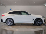ご納車後も全国約200拠店のBMW正規ディーラーサービス工場にて保証対応いたします。お近くのBMW正規ディーラーをご案内の上、アフターメンテナンスをお受け頂けますので、安心してお乗りいただけます!!