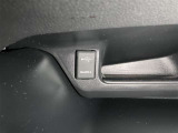 音声と映像が1本のケーブルで接続できるHDMIや、携帯の充電などに便利なUSBポートを装備!車内にあると便利なアイテムのひとつですね
