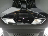 BMW SOSコール:エアバックが展開するような事故が発生した時に、車両に搭載されている通信端末から自動的にBMW SOSコールセンターにSOSコールが発信されます。