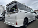 LEDテールライトです。省電力、高輝度のLEDは明るく照らすので夜間運転時の視認性を高めます。スタイリッシュな見た目で細かいところもこだわりたいあなたに!