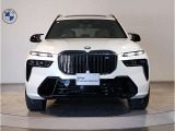 ☆BMWの代名詞とも言える【キドニーグリル】一目見ただけでBMW車であると認識できる確固たるアイコンとして存在感を放ちます☆