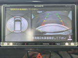 マルチビューカメラを装備。車両周囲の状況を確認しやすく、駐車時の安心感を高めます。