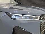 BMWレーザーライトとても明るく配光も良いので夜間の運転も安心です。