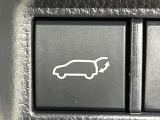 【パワーバックドア】スマートキーや運転席のボタンを押すだけでリアゲートが自動で開閉します!荷物を持っている時や、高い位置にあるバックドアを閉める際に便利な機能です♪