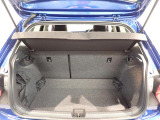 荷室は荷物を隠せるトノカバー付!充分な荷室の広さです!