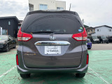 バック時目視しにくいクルマの周囲をカメラで映し出し、安全・安心駐車をサポート♪バックの苦手な方も後ろがハッキリ見えるので安心ですよ♪