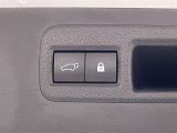 バックドアの開閉が電動操作可能。荷物の出し入れもラクラクです。