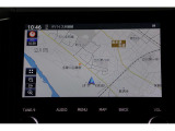ディーラー装着パナソニック製8インチナビを装備。専用パネル搭載で一体感があり、操作性も良好です。ナビは多機能です、フルセグTVやDVD&BDの再生、Bluetoothオーディオ機能などを搭載しています