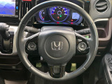 【シティブレーキアクティブシステム】低速走行中に前方の車両等を認識し、衝突しそうな時は警報とブレーキで衝突回避と被害軽減をアシスト。より安全にドライブをお楽しみいただけます。