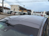 中古車という商品の特性ルーフには子キズや塗装しみ細かな凹み等があります