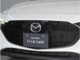 【フロントレーダーセンサー】フロントレーダーセンサーから送信される電波が前方車や障害物に反射し、もどってきた電波を検知することで制御しています。